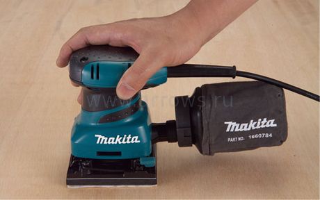 Шлифмашина вибрационная MAKITA BO4555 (200 Вт, 115/140 мм, раб.ход 1,5мм, 1,1кг, зажим + ли (BO4555)