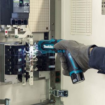 Шуруповерт аккумуляторный MAKITA TD022DSE (7,2 В, 25Нм, 2акк.Li-ion.1,5Aч, сумка)