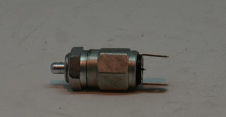 Выключатель кнопочный DDE для трактора T-180 (травосборника и сиденья)