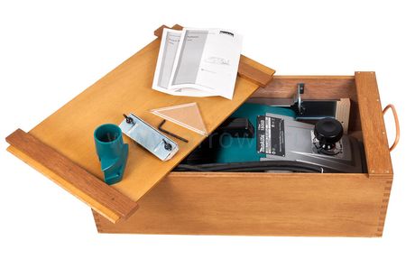 Рубанок электрический MAKITA 1806B (1200 Вт, 170мм, 2мм, 15000об/мин, 8,9кг, дерев.кейс) (1806B)